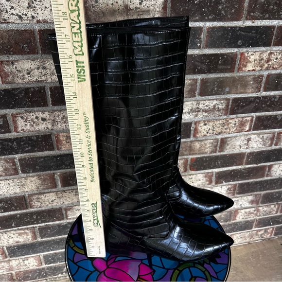 JustFab Black Embossed Sienna Flat Boots Chic Rocker Mobwife Goth Edgy - Picture 7 of 8